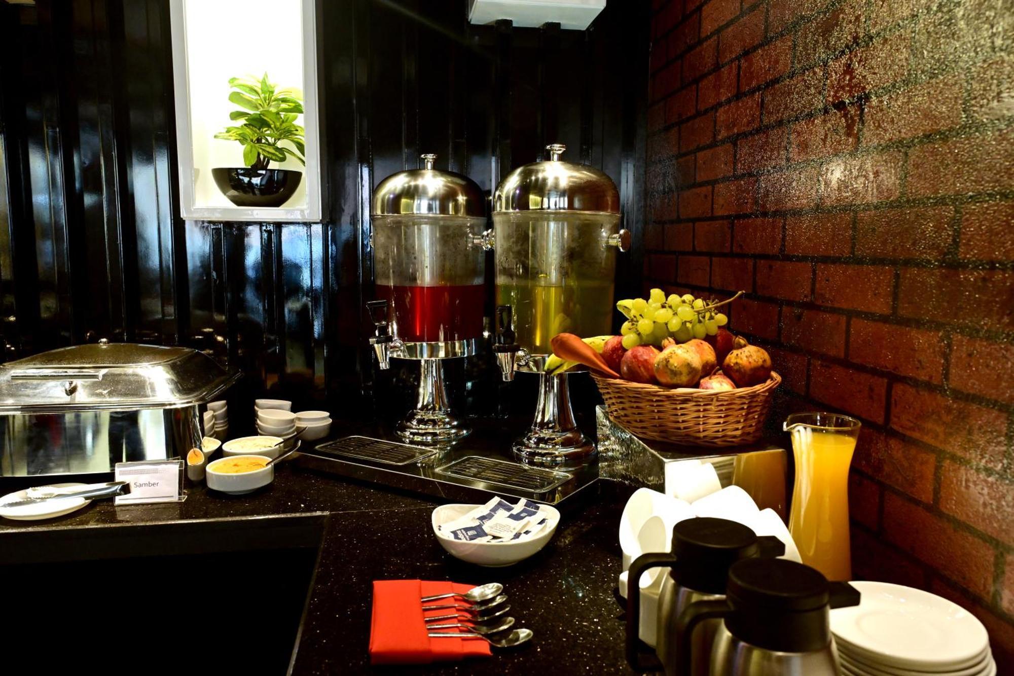 Hotel Trax International Jamshedpur Buitenkant foto