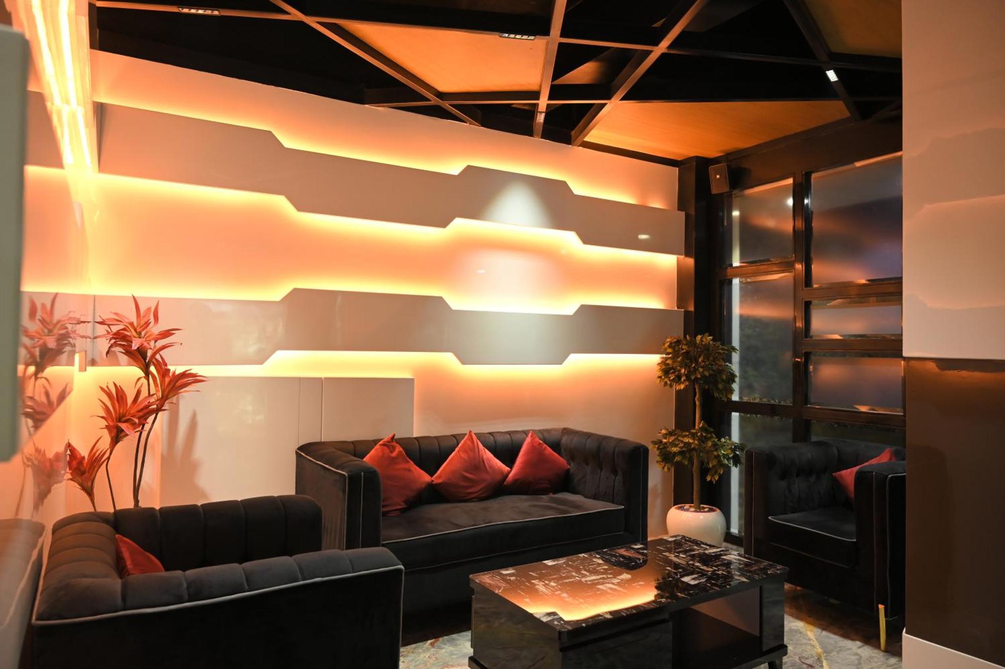 Hotel Trax International Jamshedpur Buitenkant foto