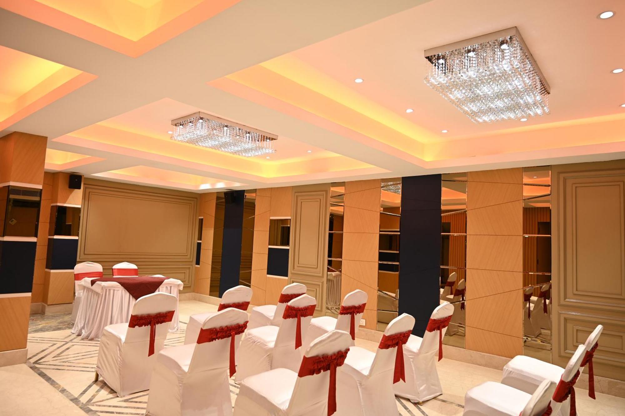 Hotel Trax International Jamshedpur Buitenkant foto
