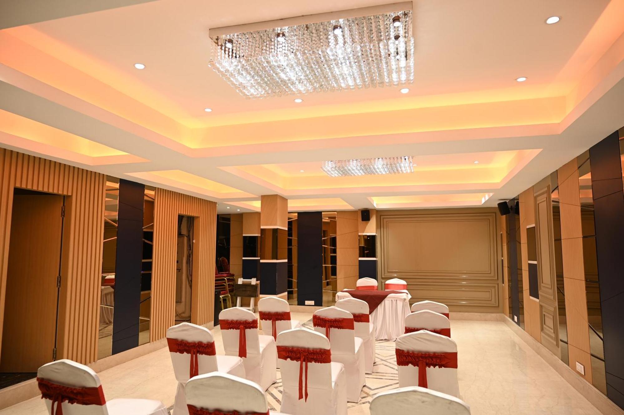 Hotel Trax International Jamshedpur Buitenkant foto