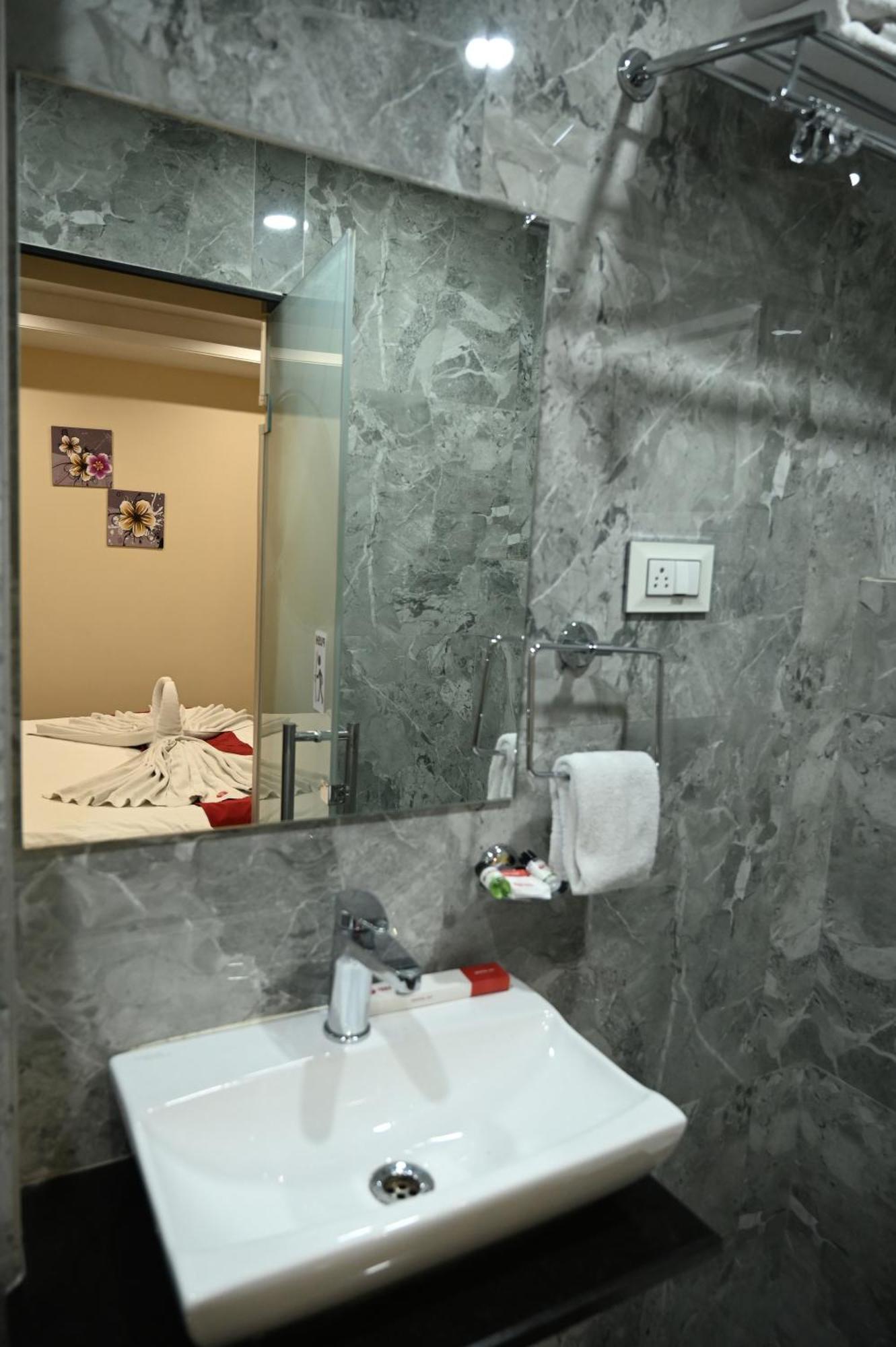 Hotel Trax International Jamshedpur Buitenkant foto