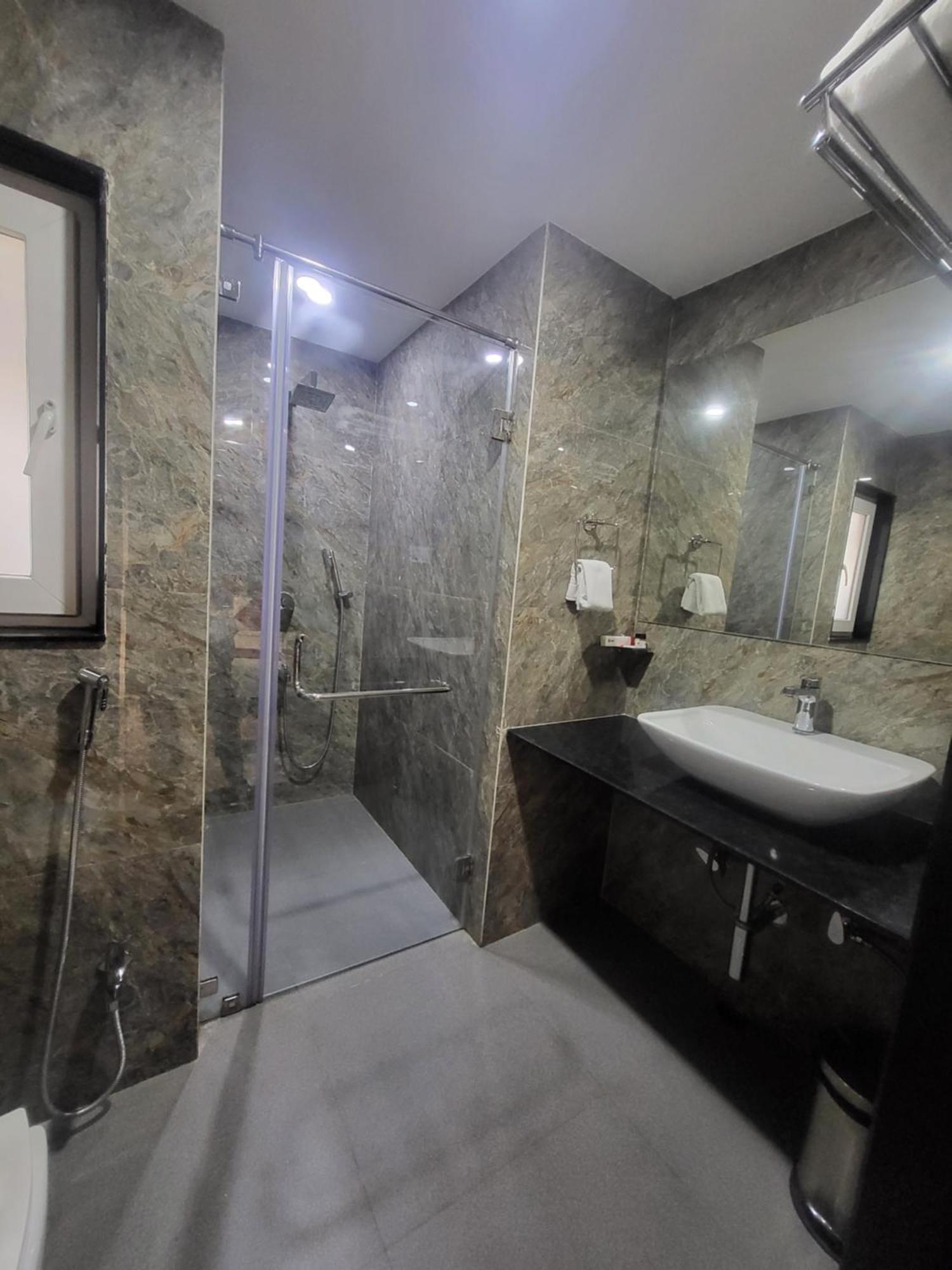 Hotel Trax International Jamshedpur Buitenkant foto